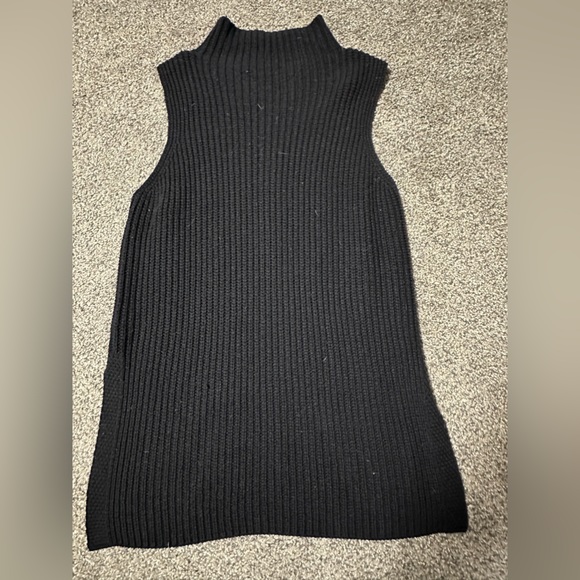 SOLD Size S knit mock neck tunic - Picture 4 of 8